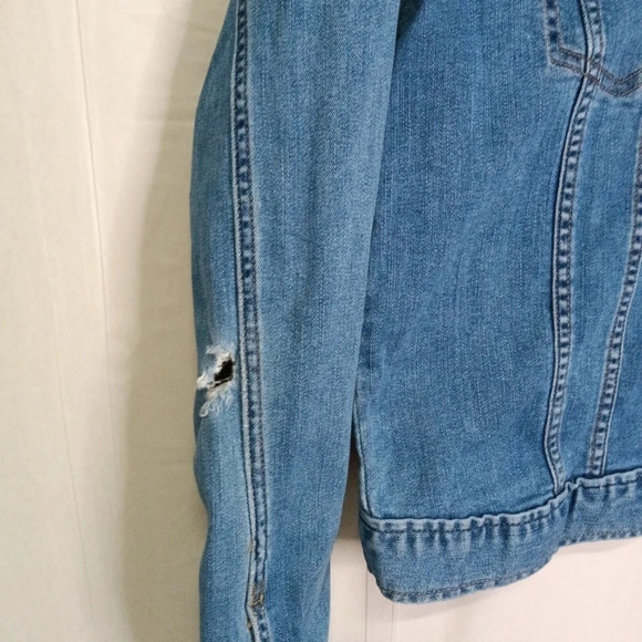 Calvin Klein Women's Denim Trucker Jacket Blue Distressed M - Picture 6 of 13